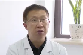 为什么夏季血压会下降?专家暖心提醒,这类人群要及时调整药品用量视频封面