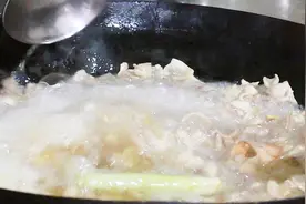 费师傅教你餐饮界的猪油是如何正确熬制而成的，教学都在视频里视频封面