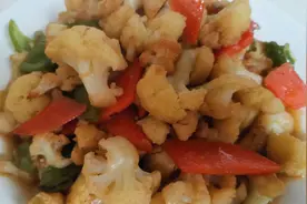 菜花这么做，不放肉也非常好吃，可口下饭