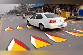 道路又出3种“新型标线”，允许停车，但走错扣3分罚200，要牢记视频封面