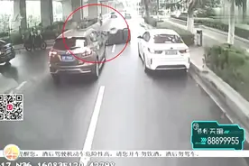 快递小哥摔倒在地！被压车下没法动弹，青岛市民这个举动暖了！视频封面