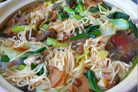 福建人爱吃的卤面，原来这样做才好吃，为卤面加油！福建加油！视频封面