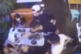 男子被外籍人员殴打？成都警方：2名外籍男子已被行拘，罚款500元视频封面