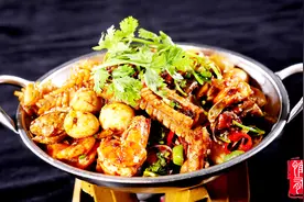 厨师长教你：“麻辣香锅”的正宗做法，麻辣鲜香，越吃越过瘾！