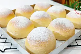 香软的牛奶面包，小朋友一次吃半盘，做法简单，一次成功