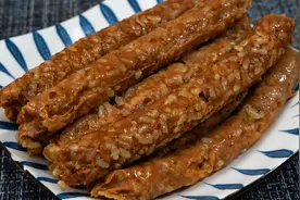 1斤猪肉加500克糯米，不用肠衣，教你做糯米肠，炒菜凉拌都好吃视频封面