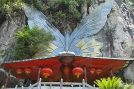 阳朔的十里画廊：蝴蝶泉景区视频封面