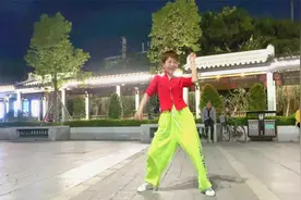 广场舞《躁动的心狂野的唱》DJ版，红衣女郎这六亲不认的步伐视频封面