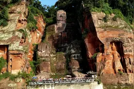 世界遗产乐山大佛：水上观佛 坐游船观赏大佛的全过程视频封面