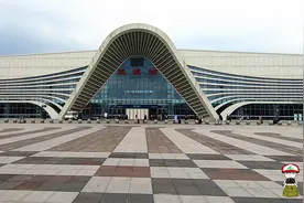 实拍玉溪高铁站，这是云南省地州级最大的高铁站，带大家看看视频封面