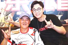 大鹏拜师赵本山，收大鹏为徒不签合约，网友：老赵图个啥？视频封面