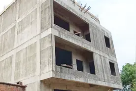 农村大叔不用到一块砖头建一栋大楼，六年还没做好，看他怎么做的视频封面