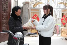 娜娜重整旗鼓打算跟着小雪干，想法很不错，希望她能坚强走下去视频封面