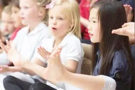 那个被中国父母抛弃，被美国父母收养的无臂女孩，现在的模样太美视频封面