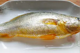 海边人教你黄花鱼好吃的家常做法，肉质鲜嫩无腥味，出锅汁都不剩视频封面