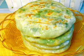 面食做法大全之菠菜馅饼，柔软筋道皮薄馅多，和面调馅教程全分享视频封面