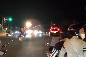 【日本旅游】日本暴走族居然当街追赶警察视频封面