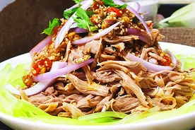 教你凉拌鸡丝的好吃做法，味道香辣，爽口开胃，下酒下饭都不错