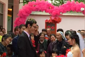 “当年结婚当年孩，要是不要等三年”，老一辈说法有道理吗？视频封面