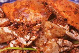 80块买了3只梭子蟹，在家也能做正宗的港式避风塘炒蟹，蒜香味浓