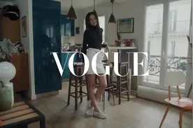 Vogue短片丨拜访香奈儿试装模特Amanda的巴黎公寓视频封面