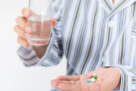 慢性肾衰竭不透析怎么用药？医生：有两种药，可有效提高生存率视频封面