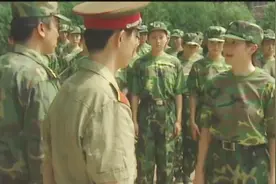 新生军训，女子身体不舒服请假却被拒，不料女子生气了这么做