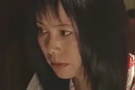 绝不放过你：丈夫怀疑妻子告状，掐住妻子喉咙，这时候女儿出来了视频封面