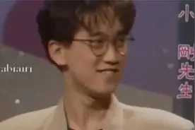 刚刚出道时好青涩！还会弹吉他唱歌边玩呼啦圈！各个时期的周传雄视频封面