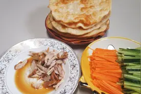 鸡丝卷饼家常做法，一分钟一张饼，又薄又软，吃一个不过瘾