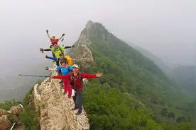 驴友攀爬中国最危险的长城，司马台单边墙视频封面