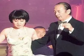 何鸿燊牵梁安琪在台上热舞！身材曼妙的她，65岁的赌王怎能不动心视频封面