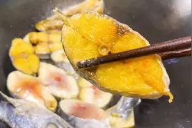 干煎马鲛鱼有诀窍，牢记3个字，香气四溢，福建人家常菜视频封面