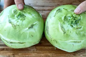 教你在家腌苤蓝，酸辣脆爽好吃又下饭，方法简单，放一年不怕坏