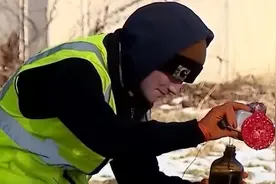 美媒爆料脱轨火车泄露的有毒化学品:远不止氯乙烯,其中一些可致癌视频封面