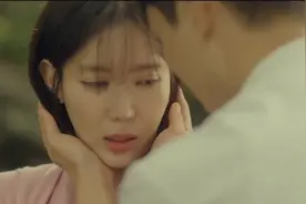 兄弟俩同时爱上女老师，纯情弟弟VS成熟哥哥，如果你是女主会选谁