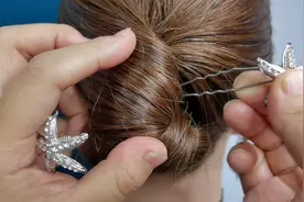 这招法式包发技巧更实用，碎发多也不用怕，扎起来更有高级感