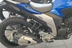 雅马哈新飞致250到货，前后碟刹配ABS，颜值爆表，油耗还低视频封面