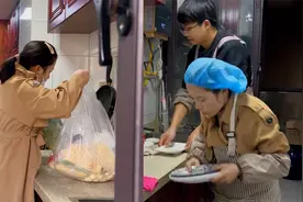 90后夫妻创业上门做家宴，700元12个菜精致又美味：建议全国推广