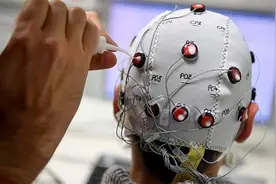 硬核科普｜脑机接口是啥黑科技？脑子插芯片，你敢尝试吗？视频封面