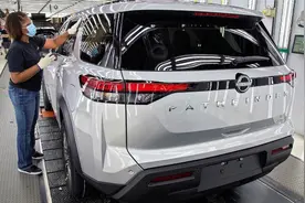 21万！2022款日产探路者来了，搭V6引擎+全时四驱，比汉兰达漂亮视频封面