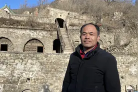 山西一座2500年无人村，机关重重暗道遍布，小伙子进去差点迷路视频封面