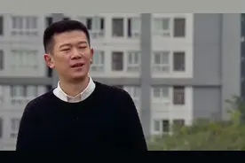 逆爱：男子怀疑男孩身份，捡起带男孩血迹的纸巾，去做亲子鉴定