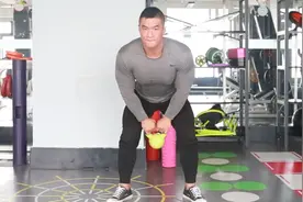 健身修行任重而道远，几组动作助你练成精壮“肌肉男”变身型男！视频封面