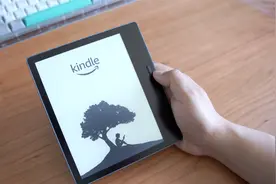 Kindle Oasis 3开箱：这款三年前的旗舰电纸书还值得入手吗？视频封面
