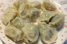 饺子别只会蘸醋吃！卖了20年水饺老板教我调蘸汁，好吃十倍都不止视频封面