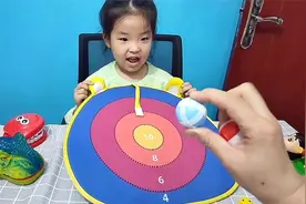 乐乐扔飞镖球不想写作业可真是拼了！视频封面