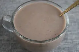 夏天出汗多湿气重，多给家人喝这豆浆，增强体质，祛湿排寒又滋补