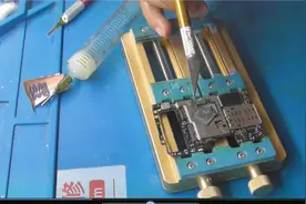手机反复重启不开机，或开一半自动关机，都是这里的问题视频封面