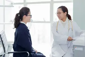 生完孩子肚子为啥还痛？如何缓解产后宫缩痛视频封面